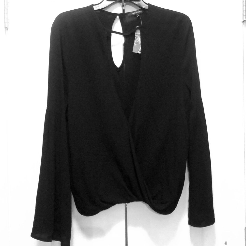 ‼️NWT‼️Olivaceous Bell Sleeve Top